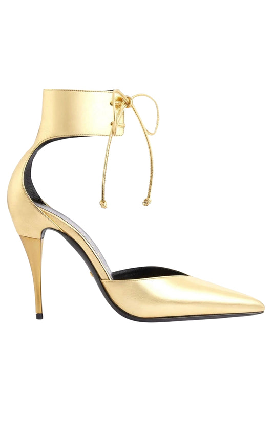حذاء بريسيلا من الجلد اللامع باللون الذهبي
