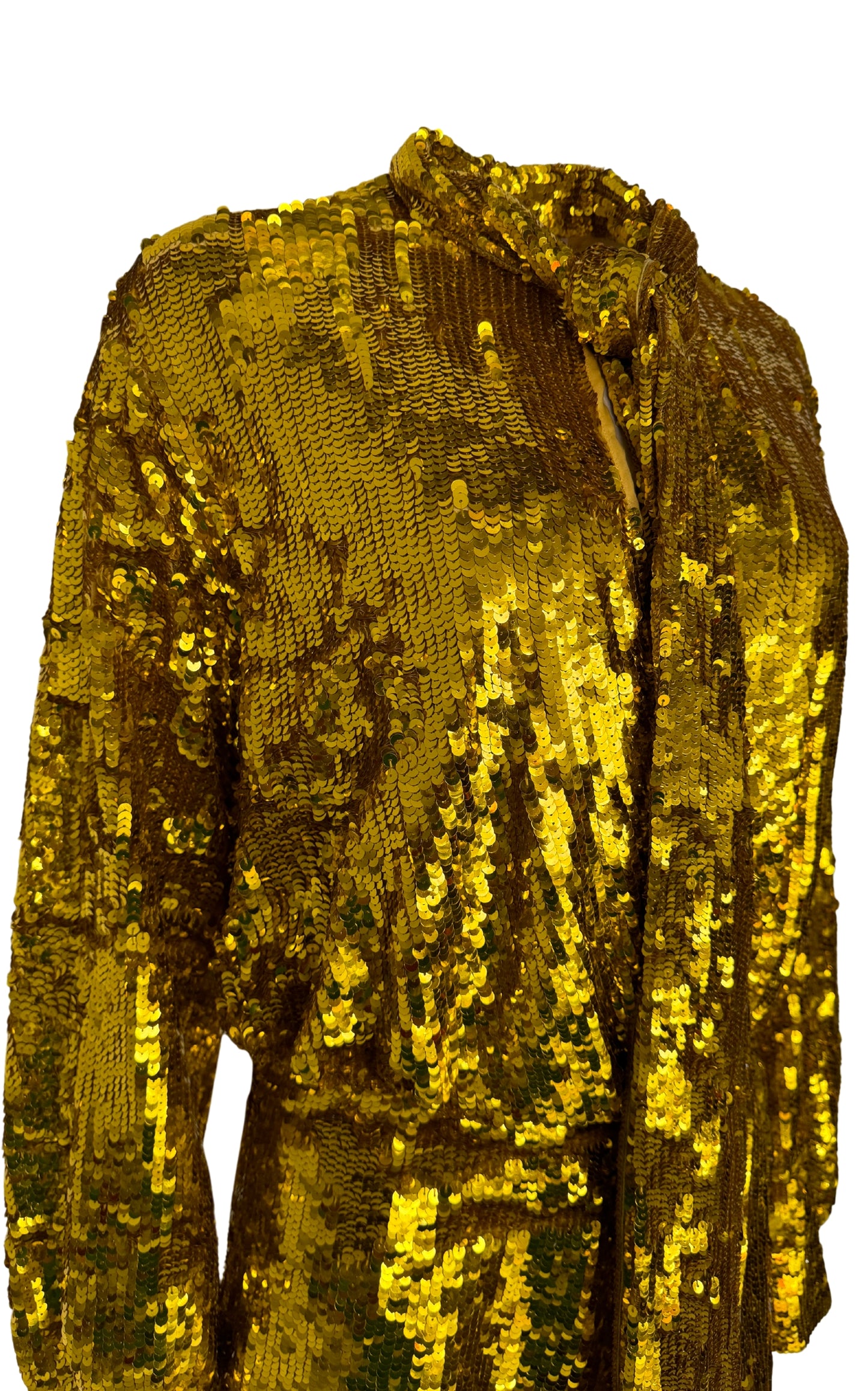فستان قصير من التول مزين بالترتر باللون الذهبي