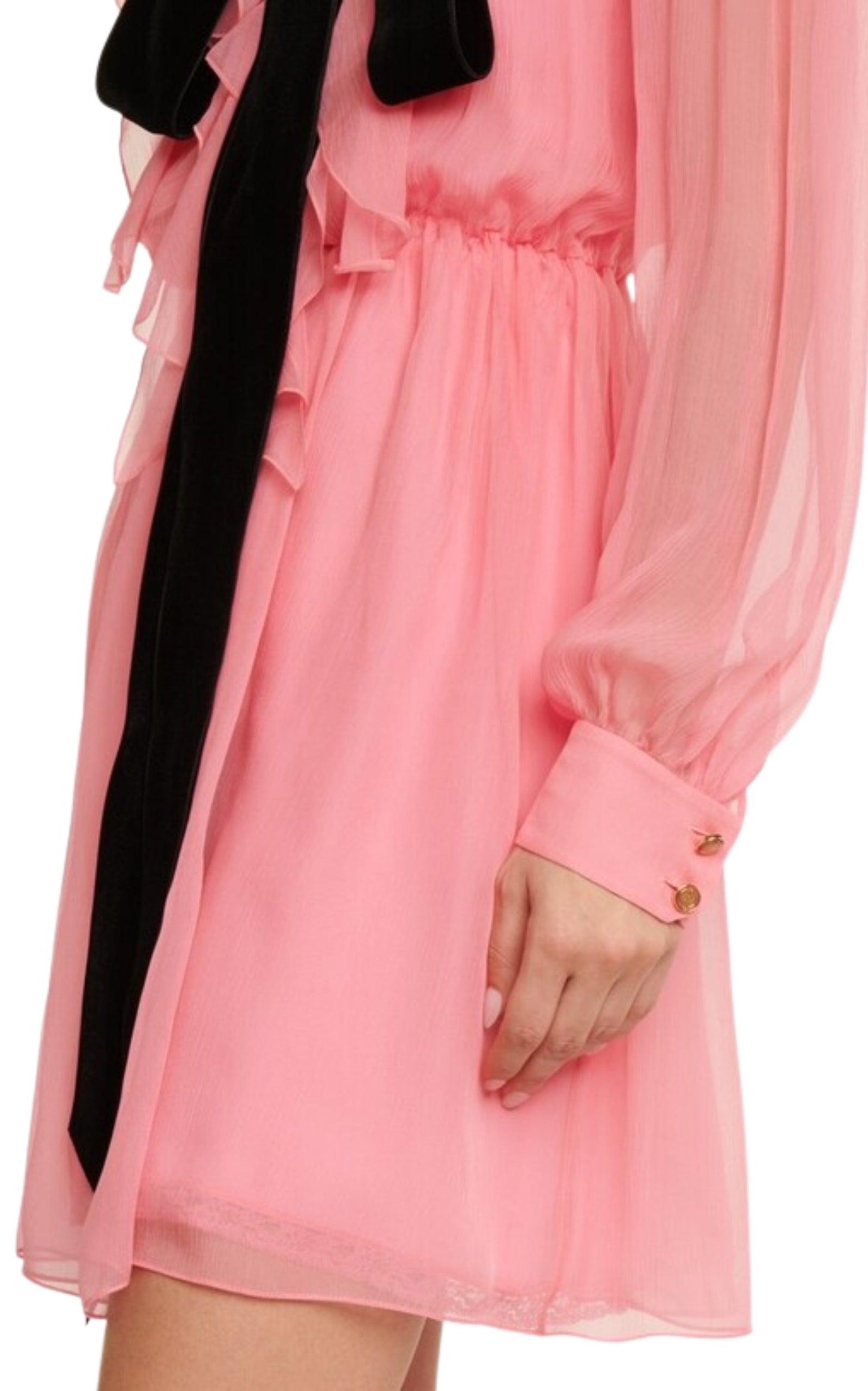 فستان من الشيفون الحريري بربطة عنق مخملية