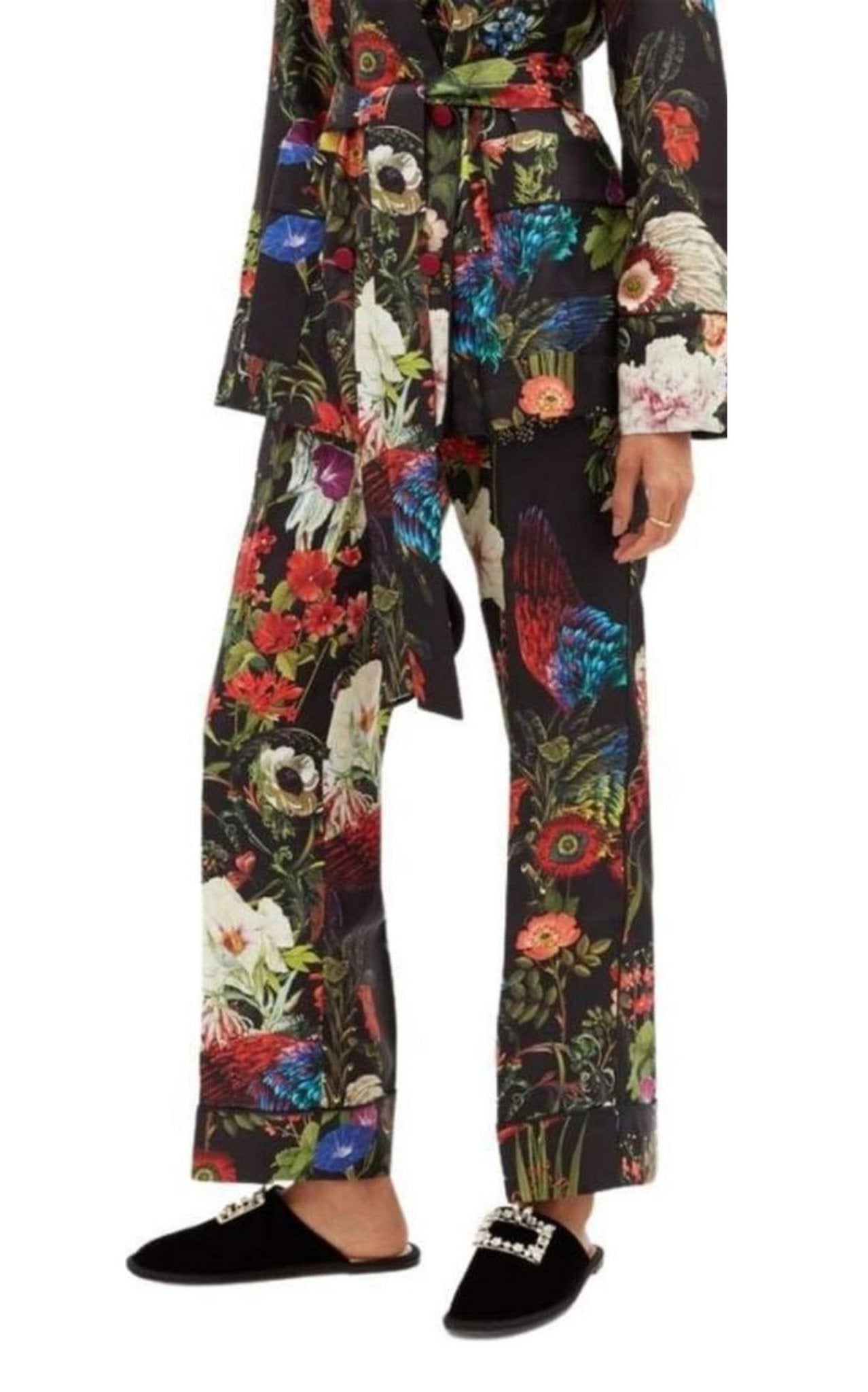 Roger Vivier Hotel Vivier Crystal - buckle Velvet Slippers - Runway Catalog