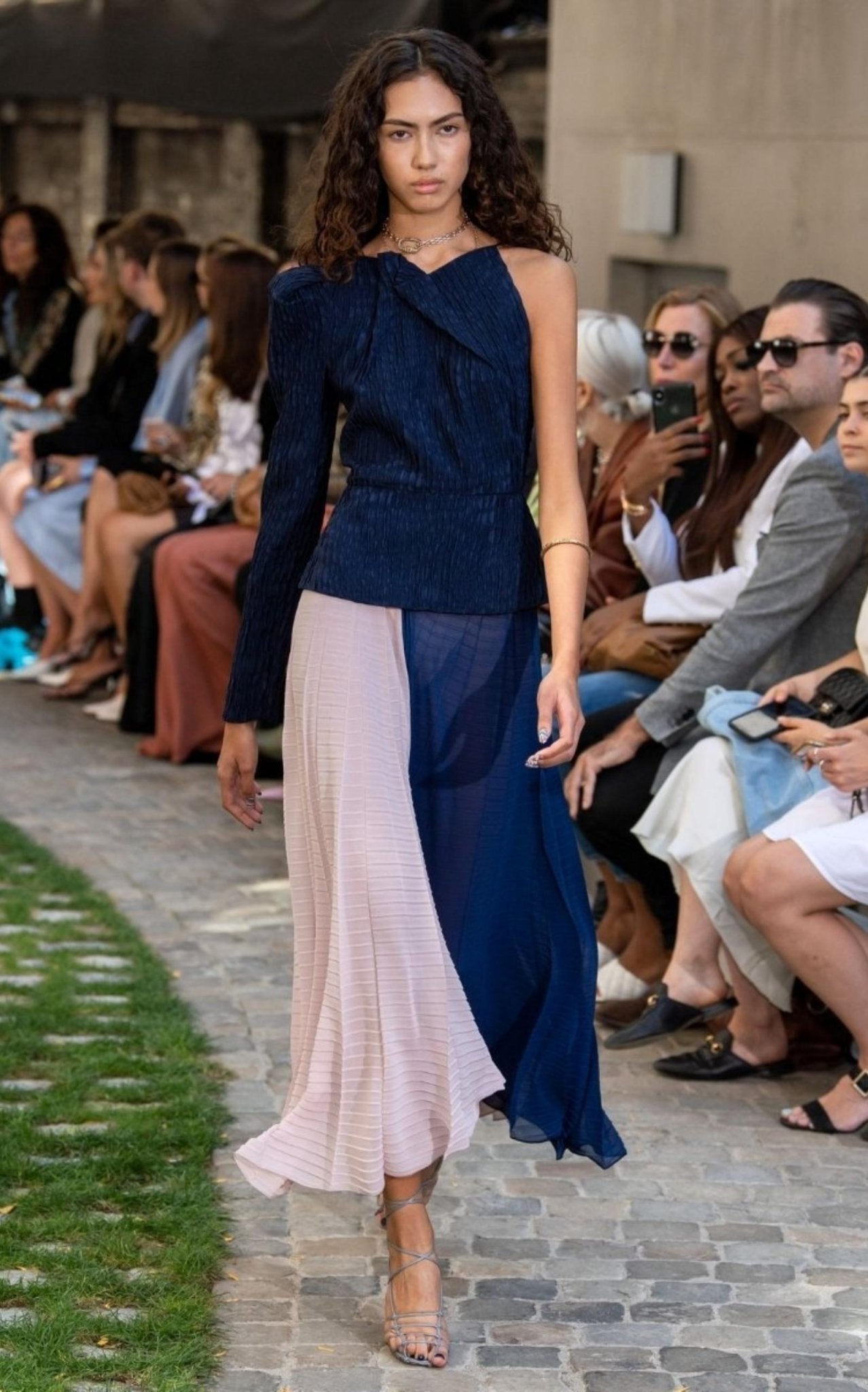 Roland Mouret Pleated Skirt - Runway Catalog