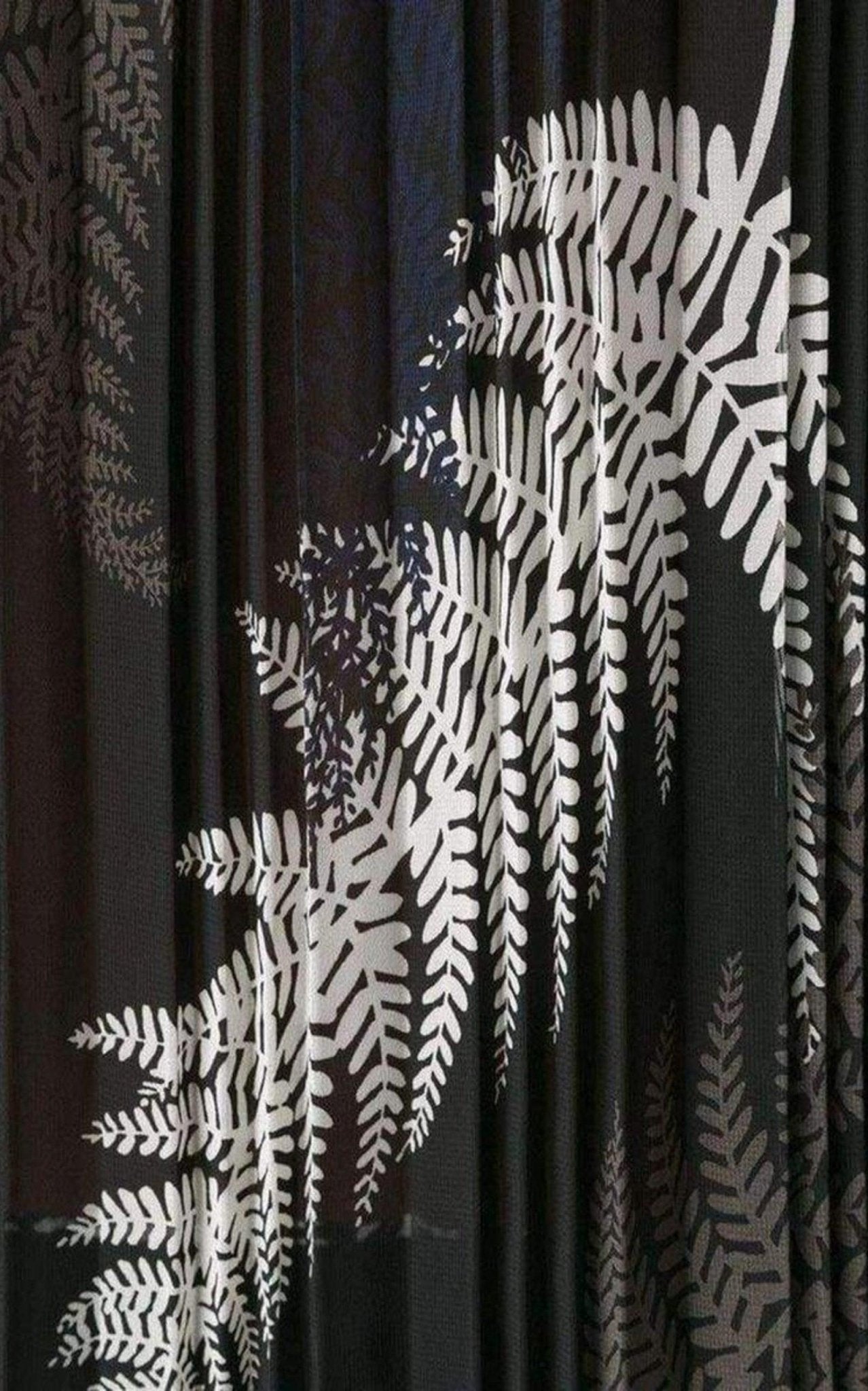 Sacai Back Pleat Black T-shirt - Runway Catalog